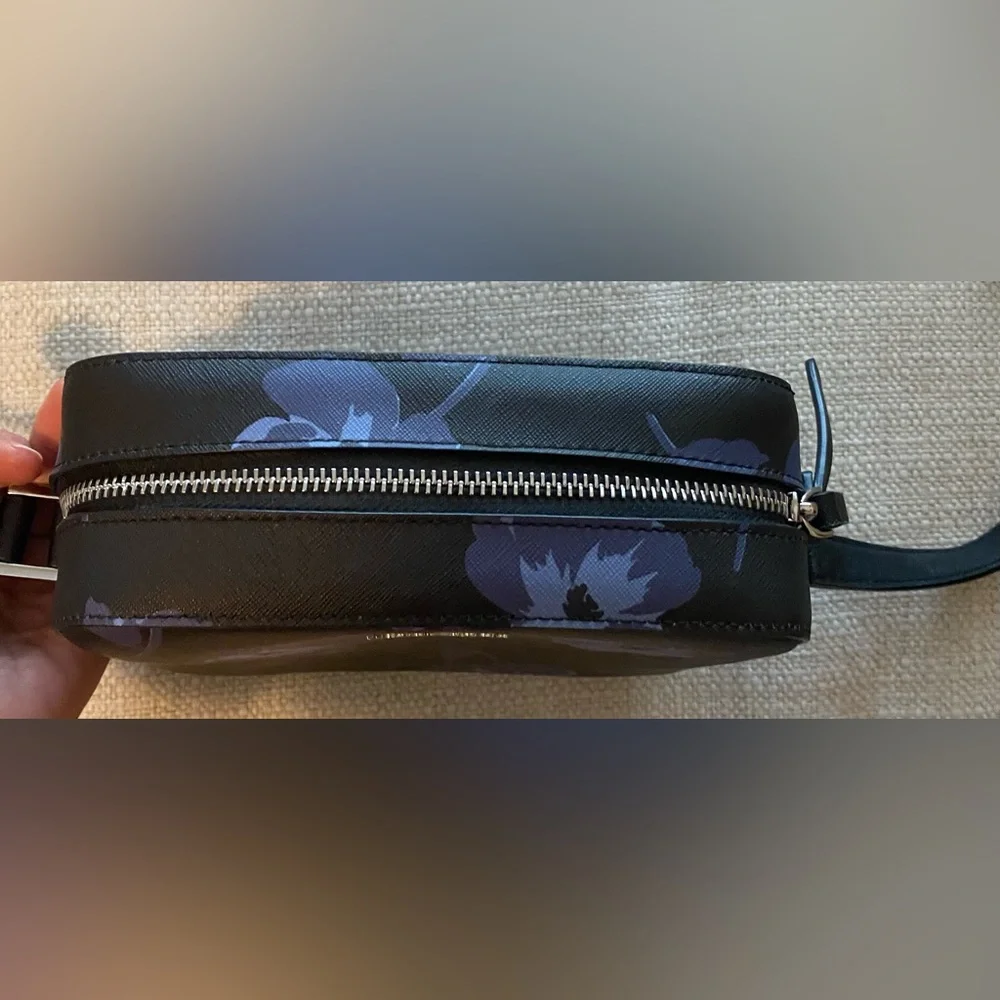 Kate Spade New York EUC
NEWBURY LANE CAMMIE CROSSBODY - Picture 12 of 15